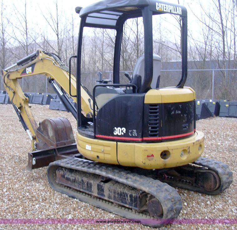 image for item 5226 2003 Caterpillar 303CR compact excavator