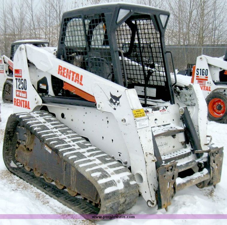 image for item 5228 2007 Bobcat T250 compact track loader