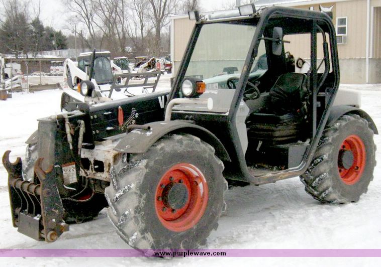 image for item 5233 2006 Bobcat V518 Versa Handler