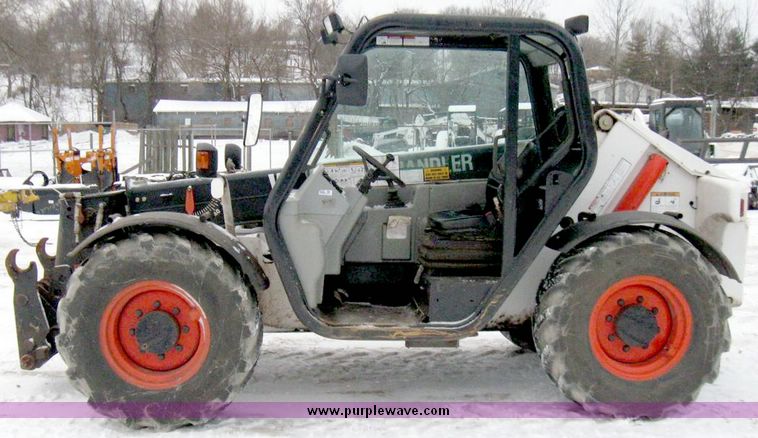 image for item 5233 2006 Bobcat V518 Versa Handler