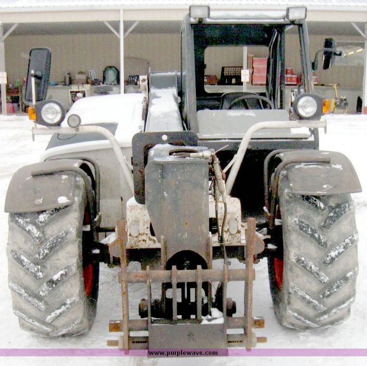 image for item 5233 2006 Bobcat V518 Versa Handler