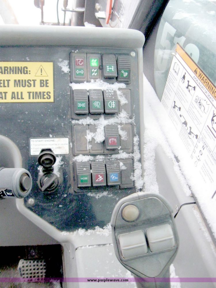 image for item 5233 2006 Bobcat V518 Versa Handler