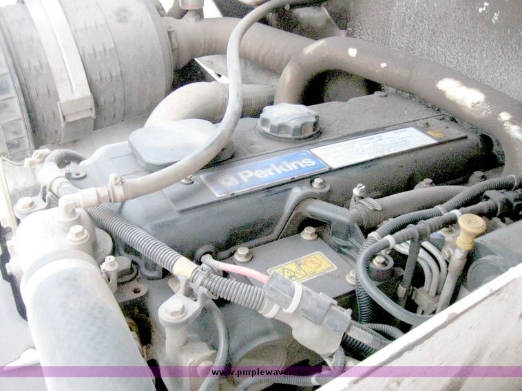 image for item 5233 2006 Bobcat V518 Versa Handler