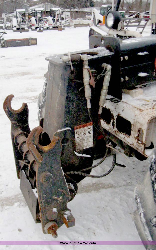 image for item 5233 2006 Bobcat V518 Versa Handler