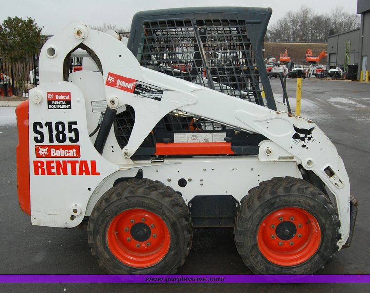 image for item 6033 2007 Bobcat S185 skid steer