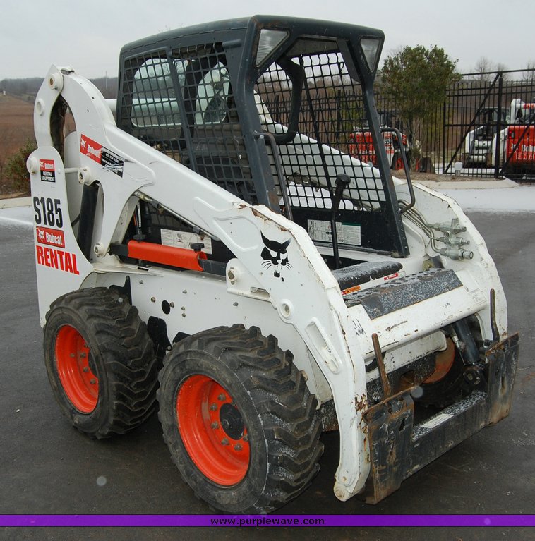 image for item 6033 2007 Bobcat S185 skid steer