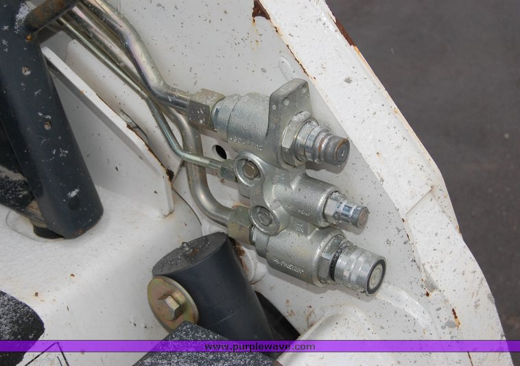 image for item 6033 2007 Bobcat S185 skid steer