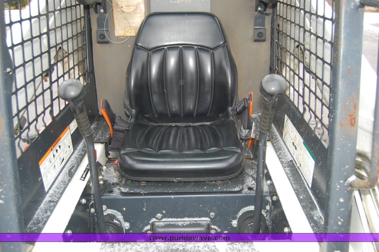 image for item 6033 2007 Bobcat S185 skid steer