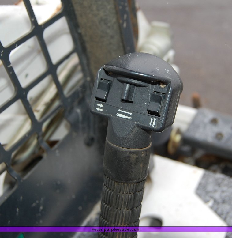 image for item 6033 2007 Bobcat S185 skid steer