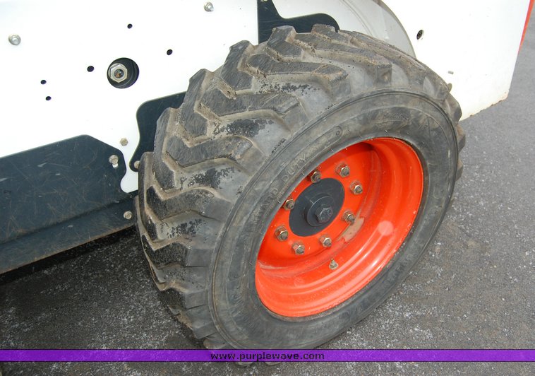 image for item 6033 2007 Bobcat S185 skid steer