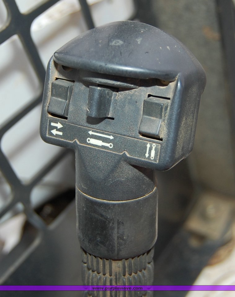 image for item 6034 2006 Bobcat T300 compact track loader