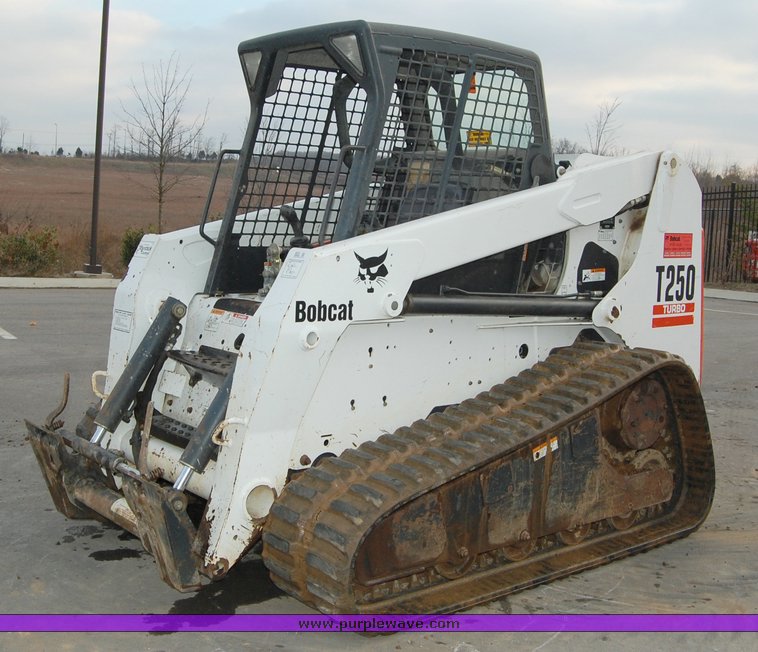 image for item 6035 2005 Bobcat T250 compact track loader