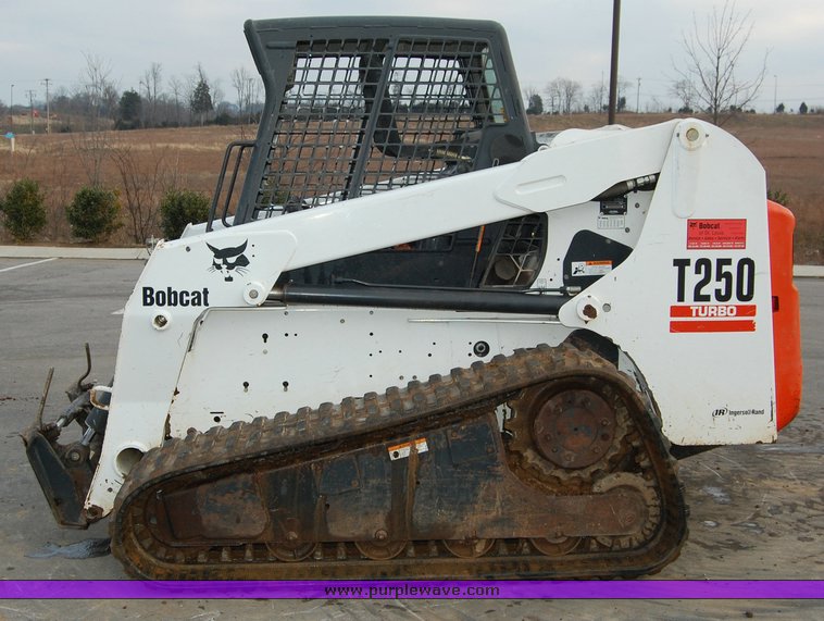 image for item 6035 2005 Bobcat T250 compact track loader