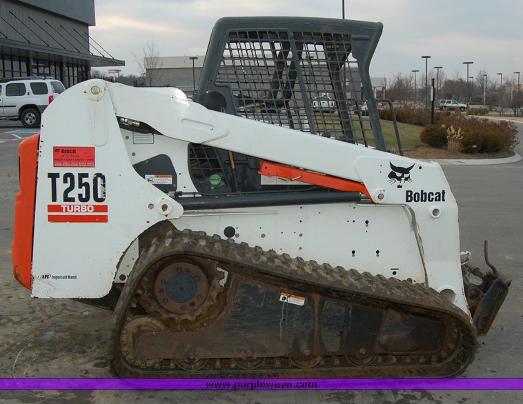 image for item 6035 2005 Bobcat T250 compact track loader