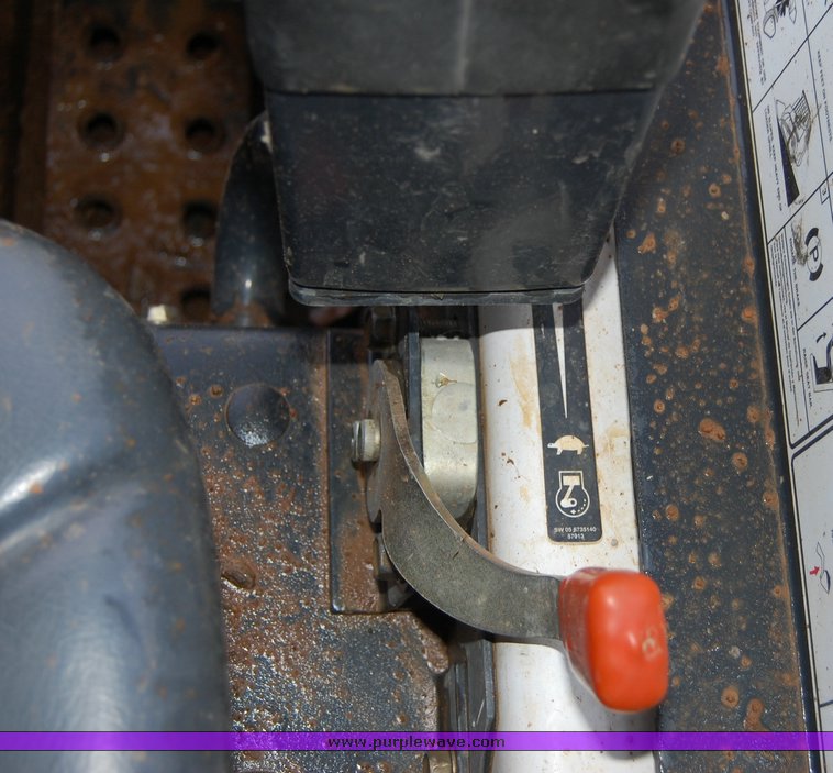 image for item 6035 2005 Bobcat T250 compact track loader