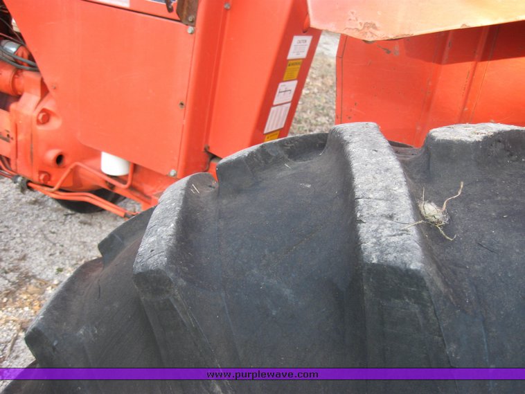 image for item 3264 Allis Chalmers 175 tractor