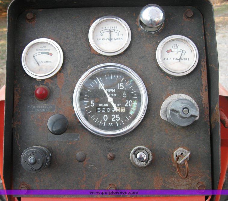 image for item 3264 Allis Chalmers 175 tractor