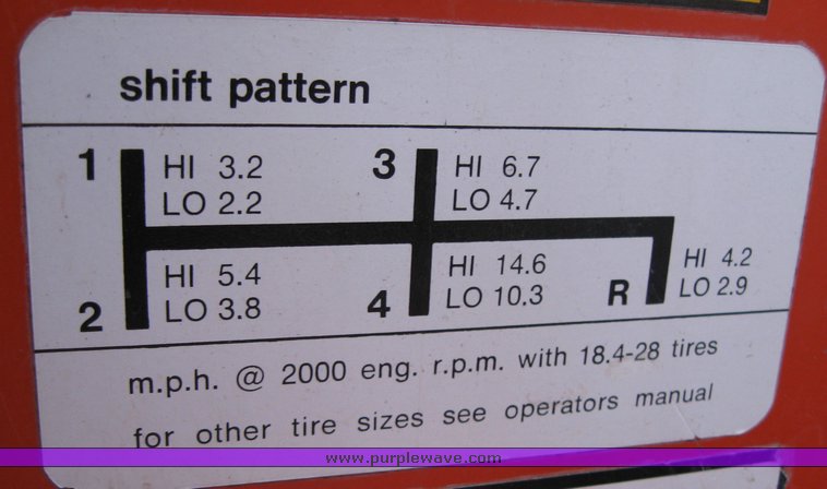 image for item 3264 Allis Chalmers 175 tractor