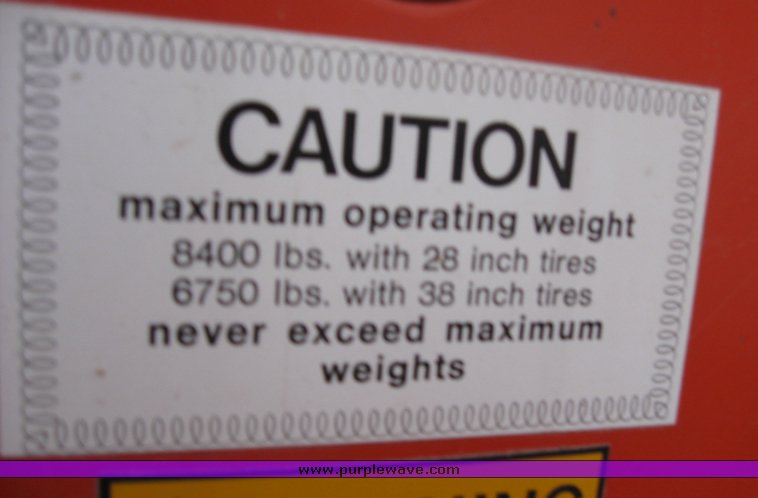 image for item 3264 Allis Chalmers 175 tractor