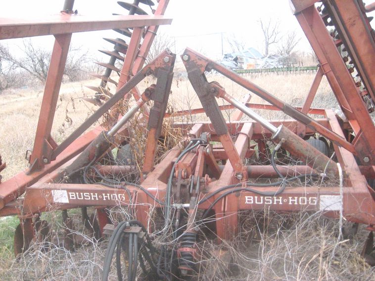 image for item 3771 Bush Hog 32' double offset disc