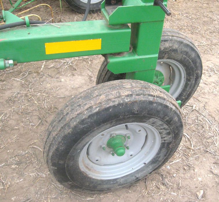 image for item 3777 Frontier WR1216 double windrow wheel rake