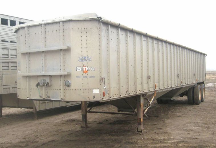 image for item 3779 1980 Guthrie 42' grain trailer