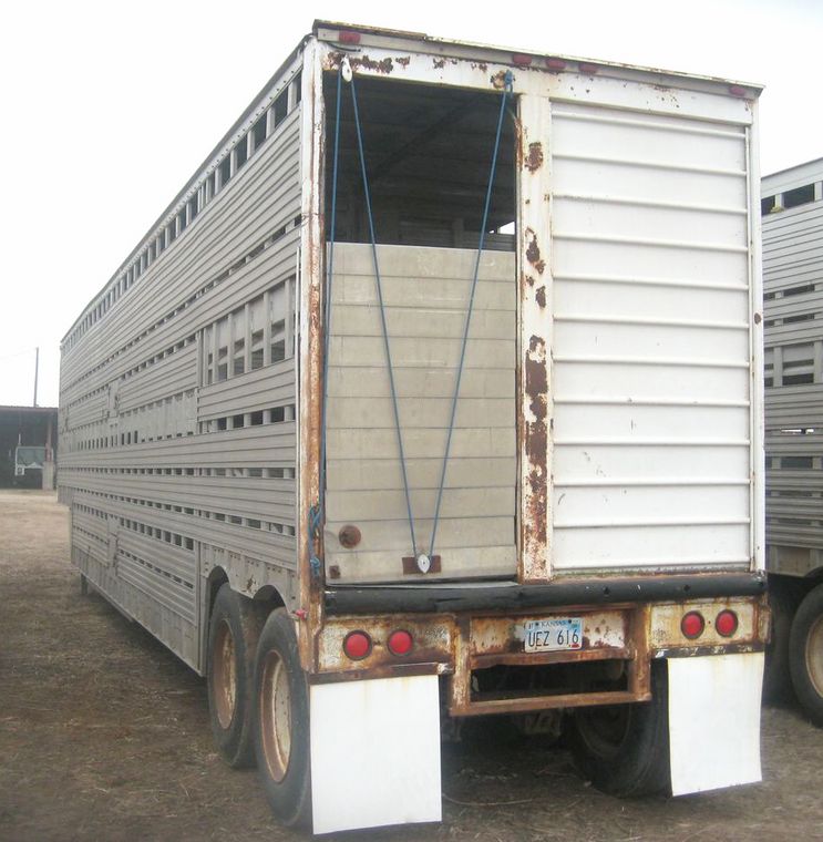 image for item 3782 1975 American Trailers Inc. aluminum cattle pot