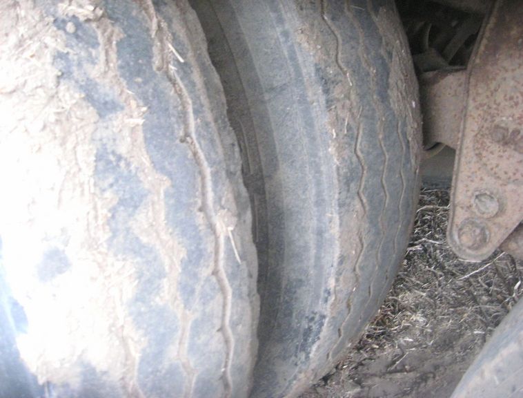 image for item 3782 1975 American Trailers Inc. aluminum cattle pot