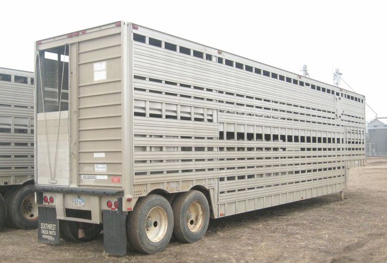 image for item 3783 1984 Polar American aluminum cattle pot trailer