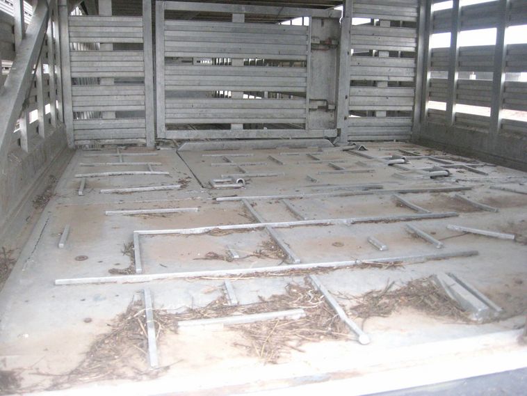 image for item 3783 1984 Polar American aluminum cattle pot trailer