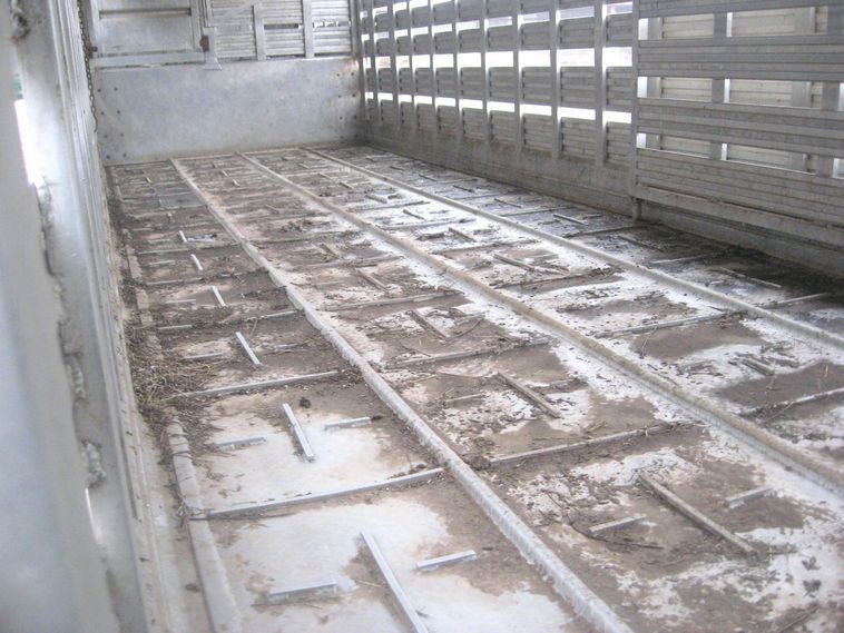 image for item 3783 1984 Polar American aluminum cattle pot trailer