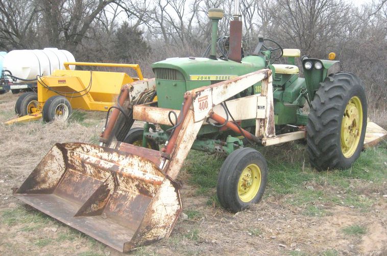 image for item 3790 1967 John Deere 3020 tractor with Nuway 400 loader