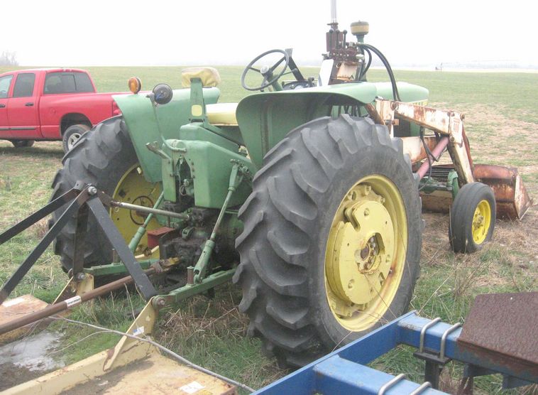 image for item 3790 1967 John Deere 3020 tractor with Nuway 400 loader