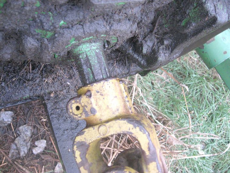 image for item 3790 1967 John Deere 3020 tractor with Nuway 400 loader