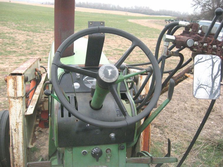 image for item 3790 1967 John Deere 3020 tractor with Nuway 400 loader