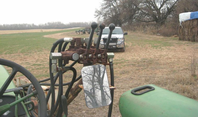 image for item 3790 1967 John Deere 3020 tractor with Nuway 400 loader