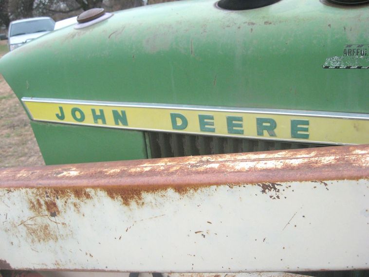 image for item 3790 1967 John Deere 3020 tractor with Nuway 400 loader