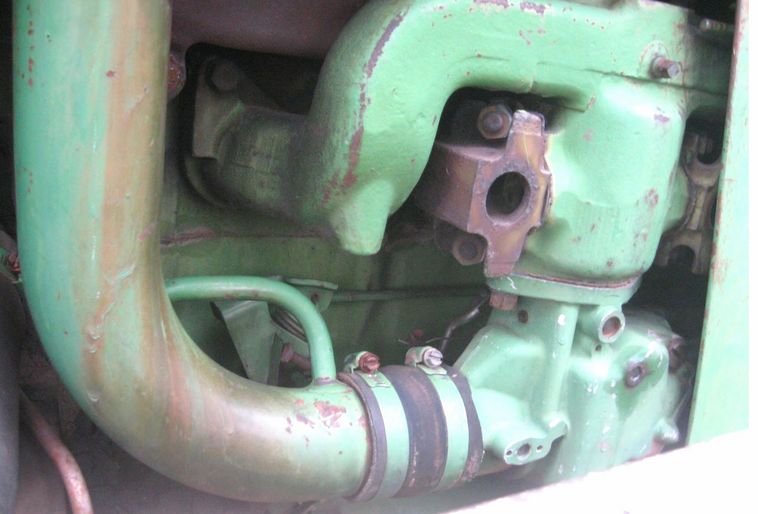 image for item 3790 1967 John Deere 3020 tractor with Nuway 400 loader