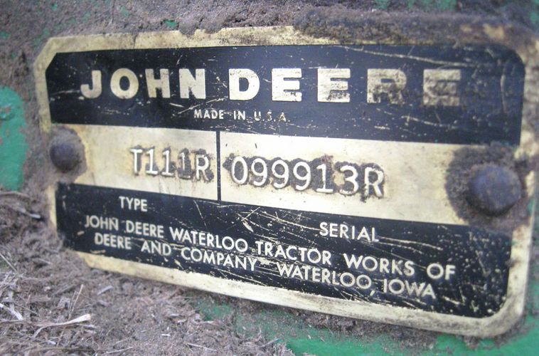 image for item 3790 1967 John Deere 3020 tractor with Nuway 400 loader