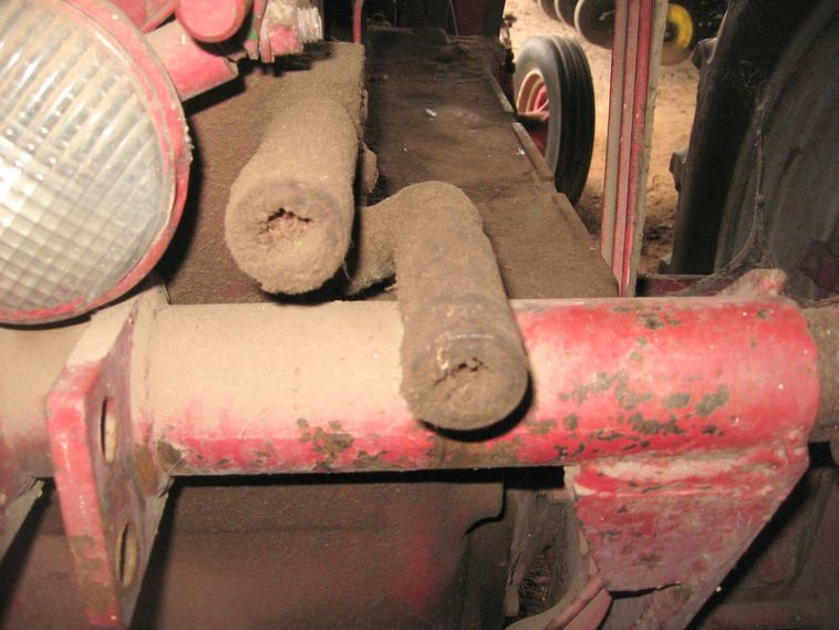 image for item 3798 McCormick Farmall 400 tractor