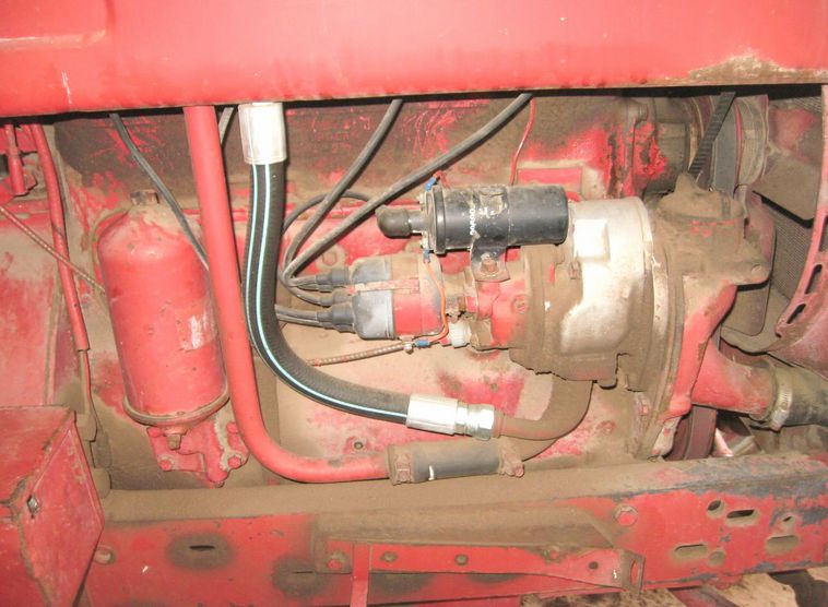 image for item 3798 McCormick Farmall 400 tractor