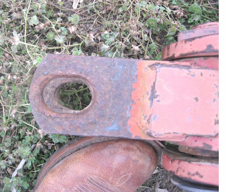 image for item 3799 Krause 3124 field cultivator with front trash disc and pickers