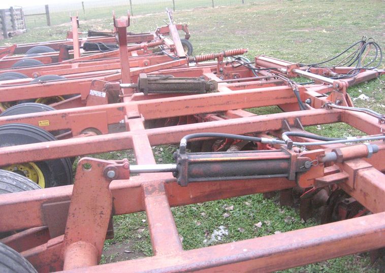 image for item 3800 Sunflower 33' double offset disc