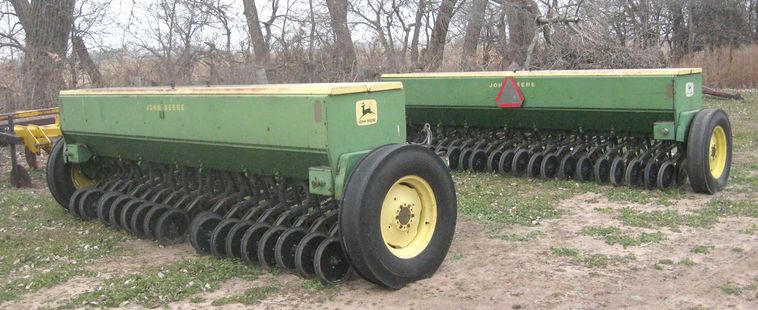 image for item 3801 (2) John Deere DF2080 double disc drills with Cullison tandem drill hitch
