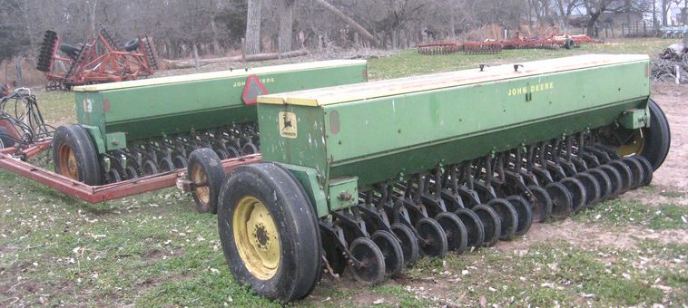 image for item 3801 (2) John Deere DF2080 double disc drills with Cullison tandem drill hitch
