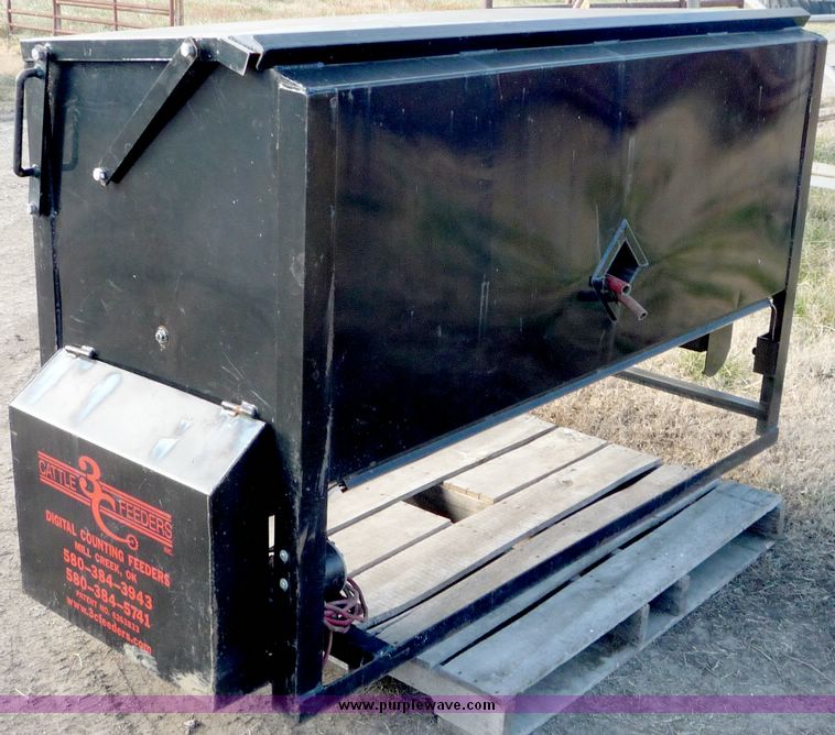 image for item 5129 3C cattle feeder