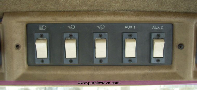 image for item 5327 1988 Caterpillar Challenger 65 tractor