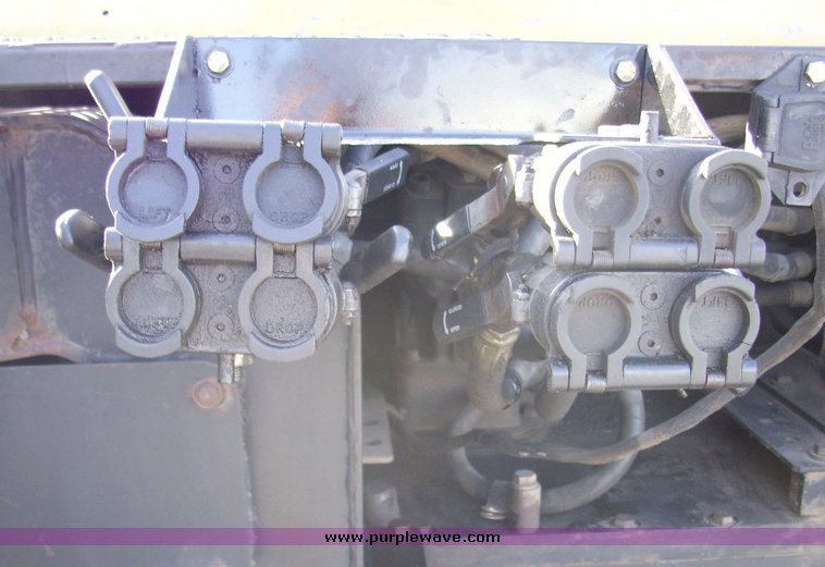 image for item 5327 1988 Caterpillar Challenger 65 tractor