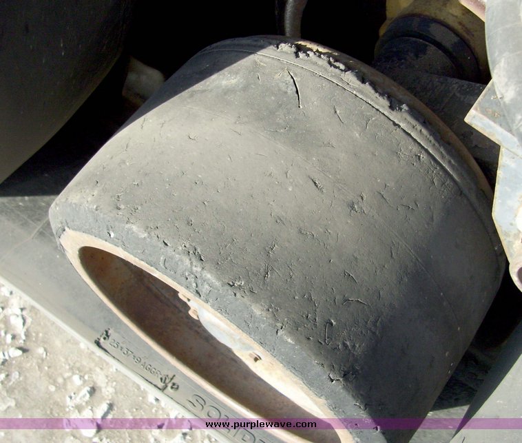 image for item 5327 1988 Caterpillar Challenger 65 tractor