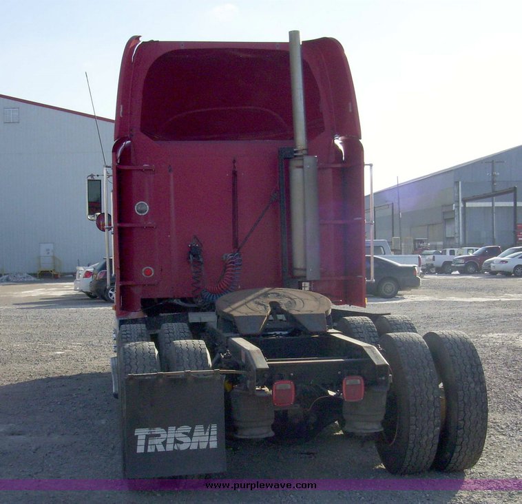 image for item 5328 1992 Freightliner Conventional FLD120 sleeper